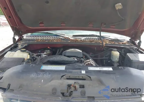 2000 Chevrolet Silverado 1500 Ls z USA, uszkodzony, nr VIN 1GCEK14T8YE137776